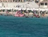 جولة على كورنيش وشواطئ مطروح الساحرة ورصد أجواء المصيف.. فيديو
