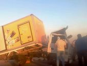 مصرع شخص في حادث تصادم أتوبيس بسيارة نقل في الوادي الجديد