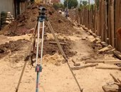 مد شبكات مياه شرب داخل عزبتين ببنى سويف ضمن مبادرة حياة كريمة