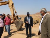 محافظ جنوب سيناء يتابع أعمال تطوير مضمار الهجن والطريق الدائري الجديد بشرم الشيخ