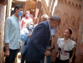 محافظ القليوبية يتفقد مشروعات "حياة كريمة" بقرى مركز شبين القناطر.. صور