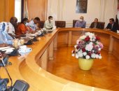 غرفة القاهرة التجارية تبحث مع وفد صناعي كيني زيادة التعاون والتبادل التجاري 