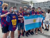 جماهير برشلونة تهاجم جريزمان فور وصوله مقر التدريبات.. وتطالب ميسى بالبقاء