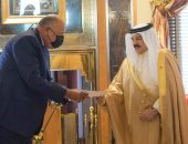 وزير الخارجية يسلم ملك البحرين رسالة خطية من الرئيس السيسى يدعوه لزيارة القاهرة.. يؤكد الحرص على التنسيق والتشاور مع المنامة تجاه التطورات الإقليمية.. وحمد بن عيسى: أمن مصر ركيزة من ركائز الأمن القومى العربى