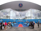 ملعب حديقة الأمراء يتزين لاستقبال ميسي.. فيديو وصور