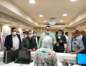  رئيس الرعاية الصحية يفاجئ العاملين بمجمع الإسماعيلية الطبي في جولة مفاجئة