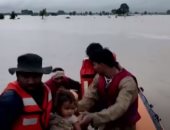 لنشات الإغاثة تنقذ سكان القرى المتضررة من فيضان نهر الجانج شمال الهند.. فيديو