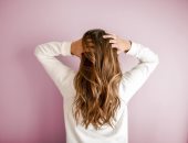 8 وصفات طبيعية لعلاج قشرة الشعر بسهولة.. اللبن الرائب وبذور الحلبة الأبرز