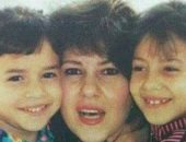  صور نادرة لـ دنيا وإيمى سمير غانم مع والدتهما دلال عبد العزيز فى الطفولة