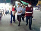 محافظ الشرقية يفاجئ موظفى الإشغالات بمدينتى القرين وأبو حماد ويحيلهم للتحقيق