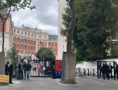 ميسي يصل باريس 3.30 عصراً ويجري الكشف الطبي في المستشفي الأمريكي