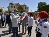 محافظ أسيوط يجرى جلسة حوارية مع 100 شاب حول "حياة كريمة".. صور