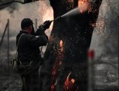 مشاهد من نهاية العالم..جحيم الغابات يحاصر اليونان 