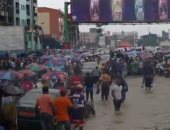 فيضانات تغمر المنازل فى العاصمة التجارية للكاميرون "دوالا".. فيديو وصور