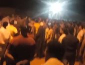 آلاف يشيعون جثمان عروسين البحيرة.. فيديو
