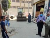 رئيس منيا القمح يقوم بفتح الشوارع المغلقة والمتعدى عليها من المواطنين