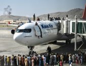 سقوط 3 من طائرة وقتلى فى تدافع.. الموت هربا من طالبان بمطار كابول (فيديو)