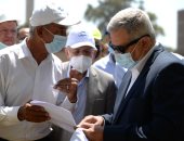 رئيس "القابضة للمياه" يشدد على الإلتزام بالجدول الزمنى لتنفيذ مشروعات حياة كريمة