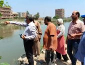 إزالة التعديات ورفع الإشغالات من الشوارع والطرق الداخلية بالشرقية.. صور