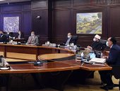 الحكومة: كل رئيس جامعة مسئول عن متابعة تطعيم عاملى وطلاب جامعته ضد كورونا.. صور