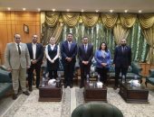 وفد تنسيقية شباب الأحزاب يدعم مبادرة "مصر بكم أجمل" لذوى الهمم ببورسعيد