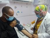الكشف وتقديم العلاج لـ495 مواطنا فى قوافل طبية ببنى سويف ضمن "حياة كريمة"