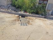 تفاصيل مشروعات تركيب بلدورات وشنايش ورصف شوارع لتصريف مياه الأمطار بمطروح.. صور