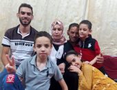 هناء أكبر طالبة تجتاز الثانوية العامة.. عمرها 41 سنة وأم لـ5 أبناء ورفضت الدروس الخصوصية.. وتؤكد: دخلت فى تحدٍ مع ابنى وزوجى كان الدافع الرئيسى لنجاحى.. والزوج: كنت أشجعها وأنتظر أمام اللجنة مثل أولياء الأمور