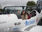 بلجيكية تخوض رحلة لتحطيم الرقم القياسى كأصغر امرأة تطير وحدها.. صور