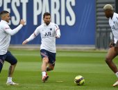 ميسي يشعل مران باريس سان جيرمان قبل مواجهة ستاد بريست.. فيديو وصور