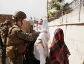 أسوشيتدبرس: الولايات المتحدة تعانى لإسراع وتيرة الإجلاء من أفغانستان
