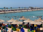  إقبال كبير على شواطئ الغردقة ونشاط للرحلات البحرية.. لايف وصور