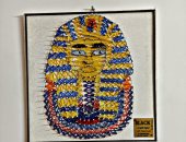 "يسى" يشارك "صحافة المواطن" موهبته بالرسم على الخشب بالمسامير