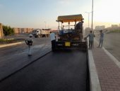 محافظ بورسعيد: قرب الانتهاء من أعمال رصف الطرق بالمنطقة الصناعية.. صور