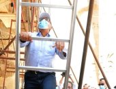 رئيس الوزراء يطمئن على سير العمل بمشروع ترميم طريق الكباش.. فيديو