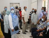 محافظ القاهرة يوجه بتطعيم جميع الموظفين بالعاصمة وذويهم