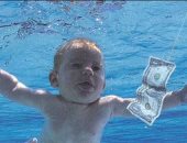 الطفل العاري علي غلاف ألبوم Nevermind الغنائى يطالب بتعويض 2,5 مليون دولار 