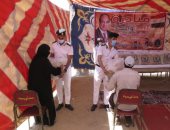 مبادرة الداخلية "كلنا واحد معك فى قريتك" تقدم مساعدات لأهالى أسوان.. صور