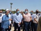 رئيس الوزراء يصل الأقصر لمتابعة استعدادات احتفالية إعادة ترميم طريق الكباش  