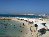 أجمل شواطئ مصر.. مطروح تستقبل آلاف المصطافين يوميا.. فيديو