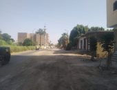 مدينة أرمنت تنتهى من تغطية مسقى الإصلاح الزراعى أمام مستشفى أرمنت القديم
