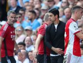 جماهير أرسنال تطالب بإقالة أرتيتا بعد خماسية مانشستر سيتي