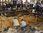 محافظ الجيزة يوجه بسرعة إصلاح كسر خط طرد بشارع المتحف الزراعى بالعجوزة.. صور