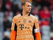 نوير يحتفل بتحطيم رقم أوليفر كان بـالكلين شيت الـ205 فى الدورى الألماني