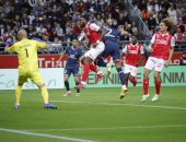 باريس سان جيرمان يتفوق على ريمس برأسية مبابي في الشوط الأول.. فيديو