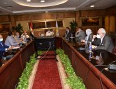 محافظ الغربية يتابع استعدادات الجهات المعنية لاستقبال الموجة الرابعة من كورونا