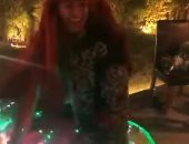 هيدى كرم تحتفل بعيد ميلادها بالرقص على التنورة.. فيديو
