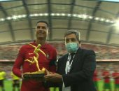 رونالدو يتسلم جائزة هداف اليورو قبل انطلاق مباراة البرتغال ضد إيرلندا