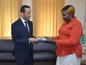 سفير مصر لدى جنوب السودان يبحث مع وزيرة الثقافة تعزيز التعاون بين البلدين