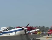 طائرة تصدم بسيارة على الطريق السريع فى كاليفورنيا.. فيديو وصور